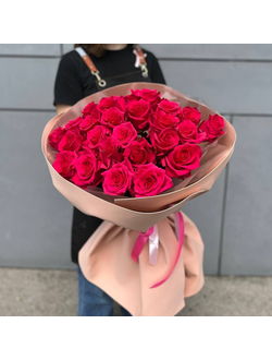 Букет из 25 малиновых роз Эквадор