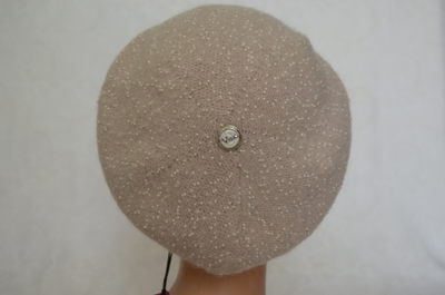 Вязаный берет кремового цвета с бисером для женщин Визио Италия фото