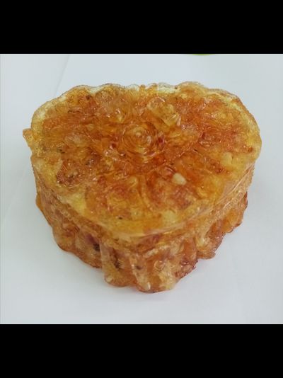 Шкатулка сердце с розами с белым янтарем