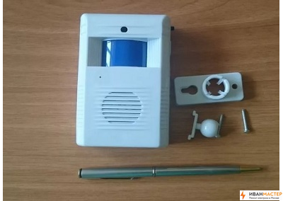 Установка датчика движения скрытой установки в офисе ИВАНМАСТЕР