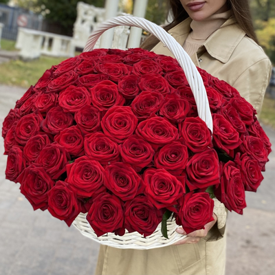 101 красная роза в корзине (цвет на выбор)