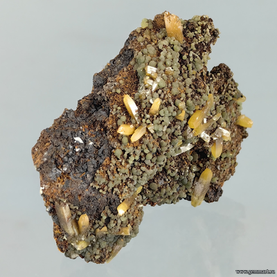 Вульфенит, миметит, лимонит. Мексика. 50*40*18мм