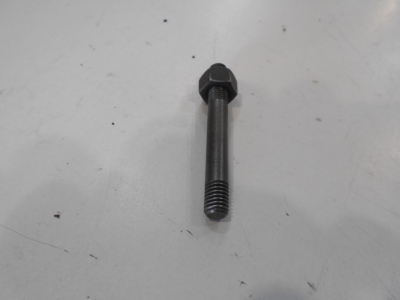 Шпилька с гайкой головки цилиндра Т 200