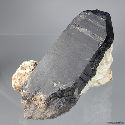 Морион (разн. кварца) на полевом шпате. Казахстан. 69*40*40мм