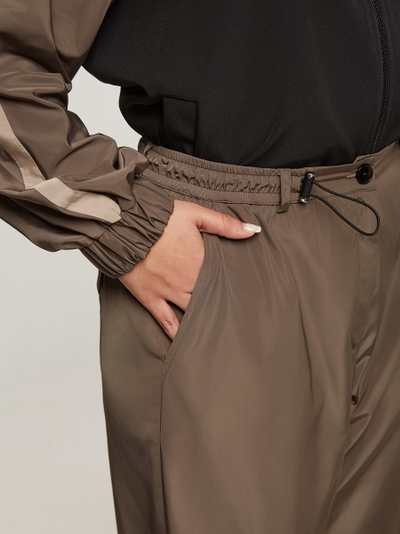 Брюки из плащевой ткани на осень