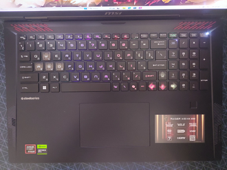 НОВЫЙ MSI Raider A18 HX A9WJG-024RU ( 18.0 Ultra HD IPS 120Hz Ryzen 9 9955HX3D RTX5090 175 Вт 64Gb  2TB SSD )