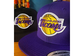 вышивка на фиолетовом снэпбэке