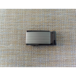 Пряжка на ремень металлическая 40x70мм матовая с серебристыми вставками черный