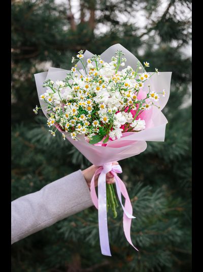 Букет с Матрикарией