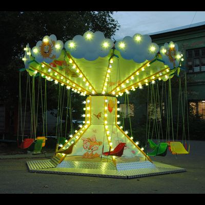 Цепочная карусель «ВЕТЕРОК-4»  с иллюминацией