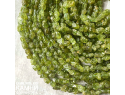 Хризолит необработанные малые камешки 3-6 мм с трещиноватостью, включениями, цена за нить 19 см