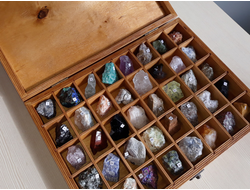 Коллекция 40 камней по 3-4 см, в коробке 32*23 см, вес около 1700 г  №25740