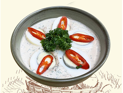 Яйца вареные в сметанном соусе