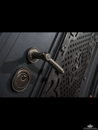 Prefect Префект /ПК 26мм рис. "Чикаго" крашенная RAL9001 с багетом из массива березы