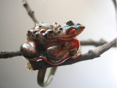 Фэнтезийное кольцо с опалом "Принц-лягушка Восточного Королевства"