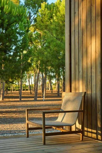 Кресло лаунж деревянное плетеное Amanu