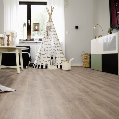 Виниловый пол Wineo 600 Wood CozyPlace DB186W6 в интерьере детской комнаты