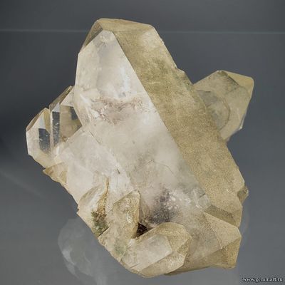 Горный хрусталь с включениями хлорита. Северная Осетия. 58*50*45мм.