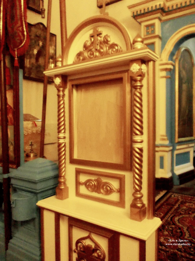 Напольный киот для иконы