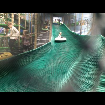 Горка с тюбингами для помещения