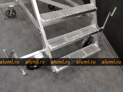 Лестница с площадкой ЛС-3.0 площадка 4 метра