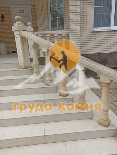 Перила классическая с подперильноком из Акушинского камня