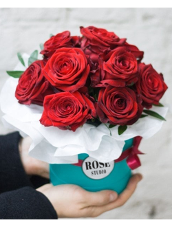 11 роз в шляпной коробке