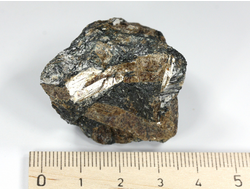 Лампрофиллит, Кольский п-ов, Хибины (37*28*25 мм, 44 г) №26791