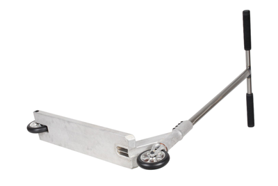 Трюковой самокат Native Stem в стильном дизайне. лежа