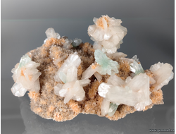 Флюорапофиллит, стильбит, гейландит. 125*80*60мм