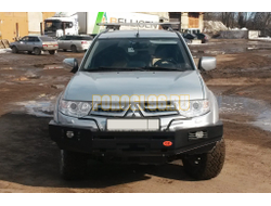 Передний силовой бампер без дуг серии Трофи на Mitsubishi Pajero Sport II 2008-2013 (02.121.03)