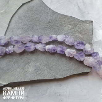 Аметист лавандовый кристаллы без обработки 10-10,5х10-14 мм, цена за нить 19 см