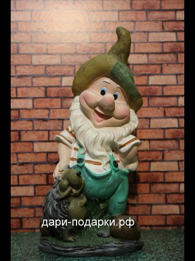 Гном с ежиком 39*19см    1,1кг    полистоун Россия  1977//011022-1