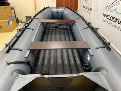 Моторная лодка ДИКИЙ 380 НДНД серый палуба