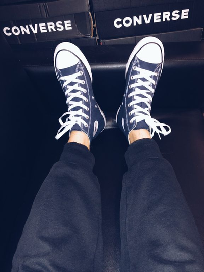 Как выглядят в живую высокие женские синие конверсы ол стар Converse All Star M9622