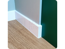 Плинтус ХДФ Dollken Cubu Flex Life 100мм Х 2,5 м Белый RAL 9003 в интерьере 5