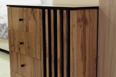 Гостиная ЛИБЕРТИ - Комод 51.05 (опора 20мм) Дуб Вотан/Черный