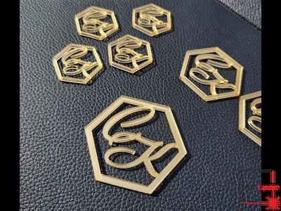 Бирки-инициалы на свадебную бутылку