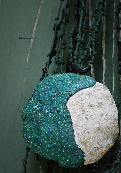 Сказки братьев Гримм. Комплект украшений в стиле фэнтези (серьги и кулон-колье с каплями)