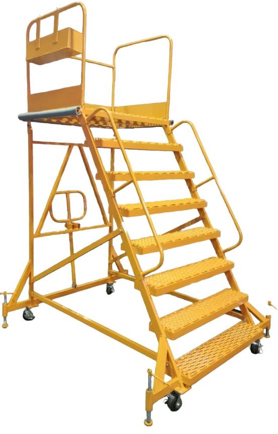 Стремянка СТУ-2000 обслуживание самолетов и вертолетов 