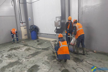 Заполнение пустот под плитой пола