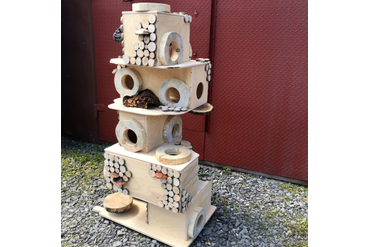 Домик для кошки из спилов с древесными грибами. Работа spilcenter.com
