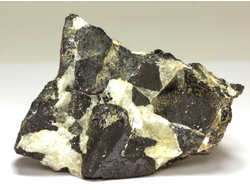 Магнетит, кристалл на породе