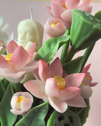 ЦВЕТУЩИЙ ЛОТОС