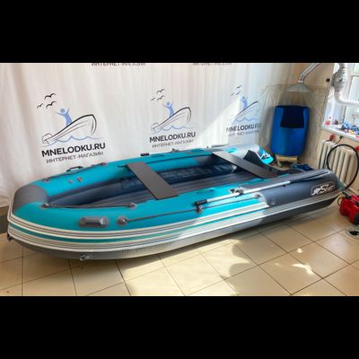 Моторная лодка SKAT TRITON 390
