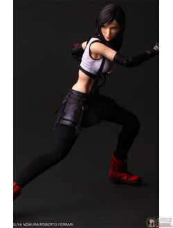 Фигурка Тифа Локхарт (Tifa Lockhart Play Arts Shin)
