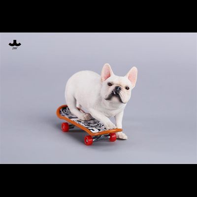 Французский бульдог на скейте (белый) - Коллекционная фигурка 1/6 Skateboard French Bulldog (JXK243A) - JXK