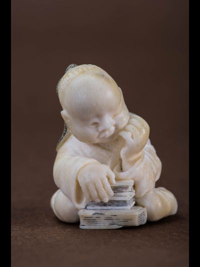 Нэцкэ "Юный монах"