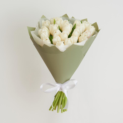 Букет из 25 белых тюльпанов
