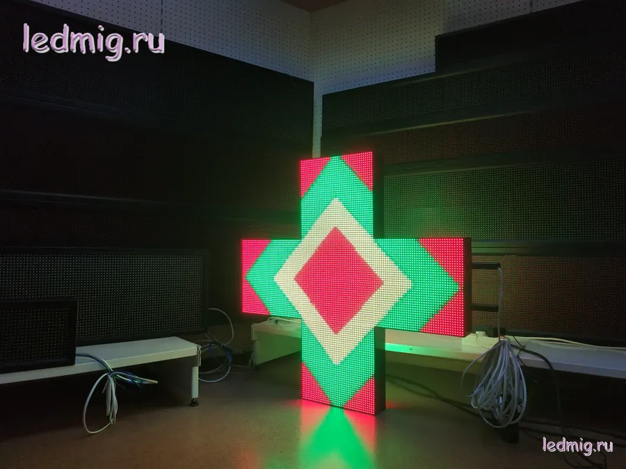 Фото аптечного креста полноцветного